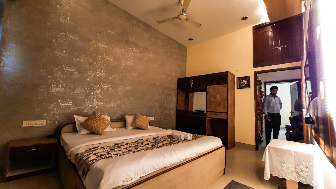 Hotel Rajyashree Palace Váránaszi Kültér fotó